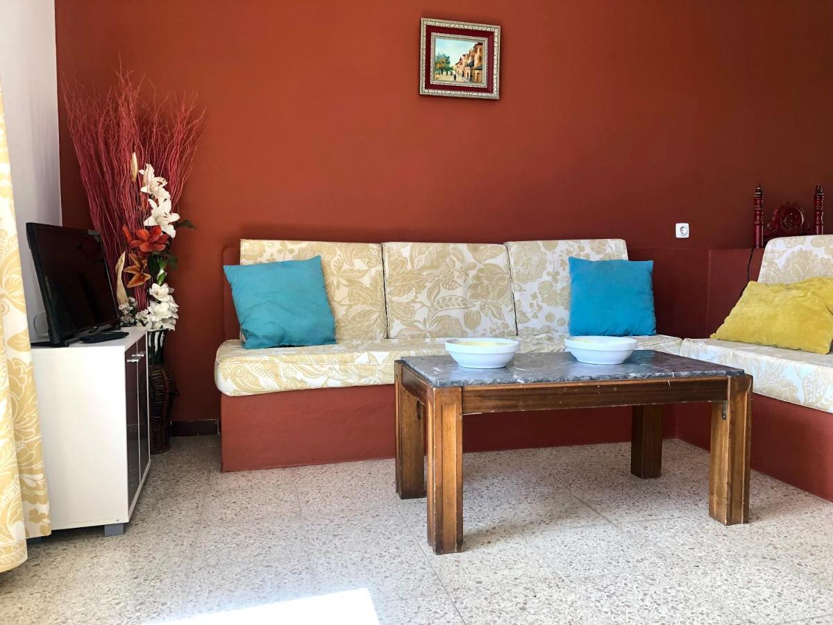 Port Sotavent: Canal-View Apartment with Pool in Marina Empuriabrava Exterior photo